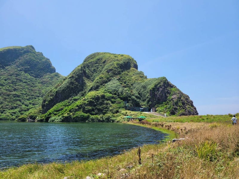 哈巴狗山：因外型酷似哈巴狗，被諭為龜山島上的守護忠犬。