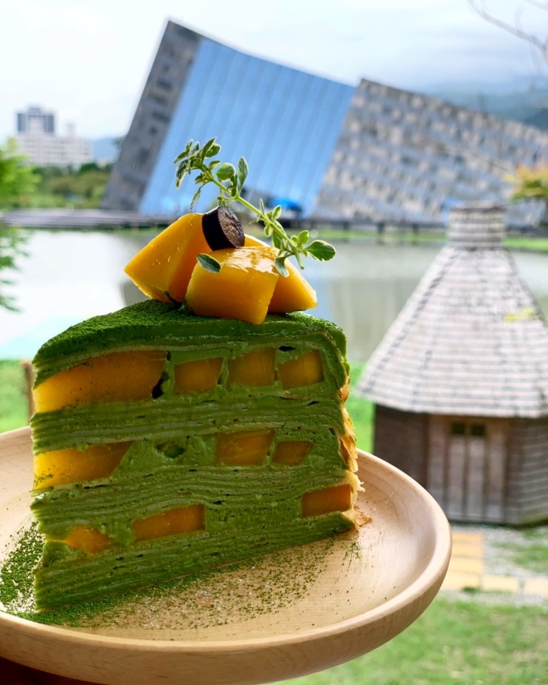 啾咕咖啡：芒果抹茶千層蛋糕