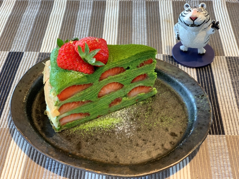 啾咕咖啡：草莓抹茶千層蛋糕