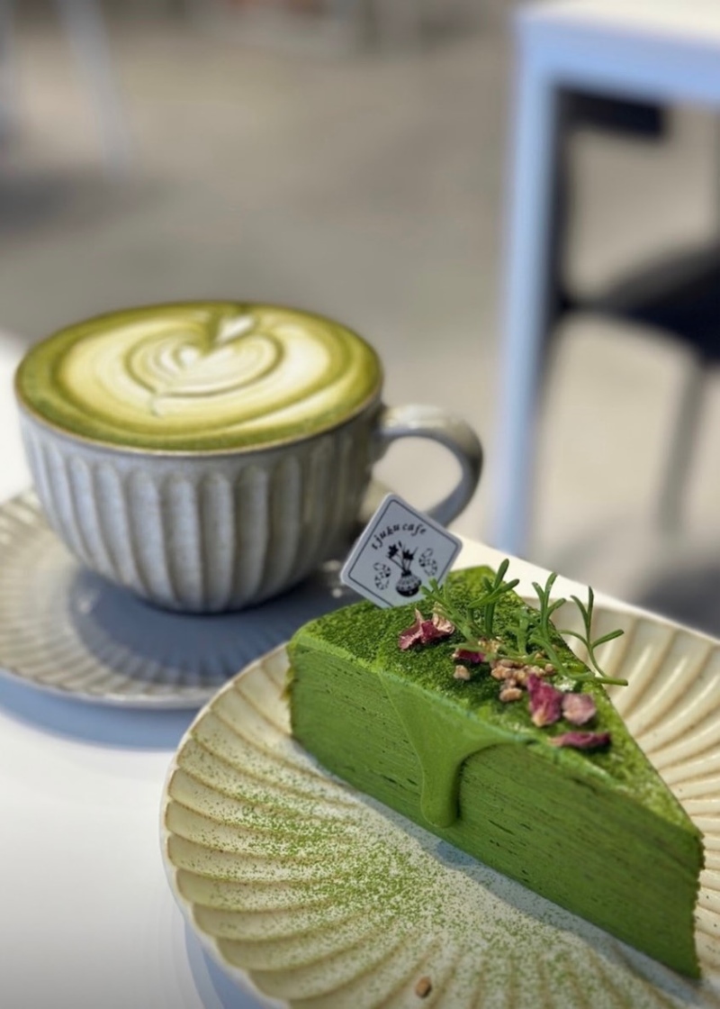 啾咕咖啡：抹茶千層蛋糕與抹茶飲品