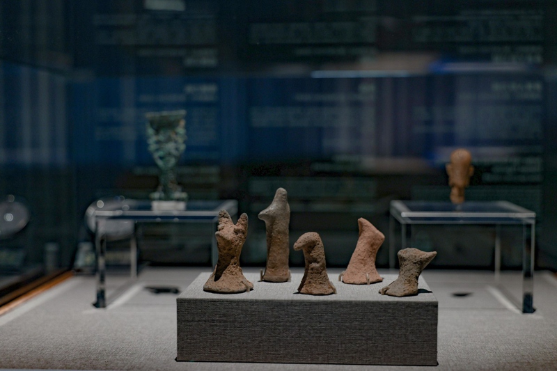 狐狸狗造型陶偶，製作精美，展現史前人類對美學的品味。