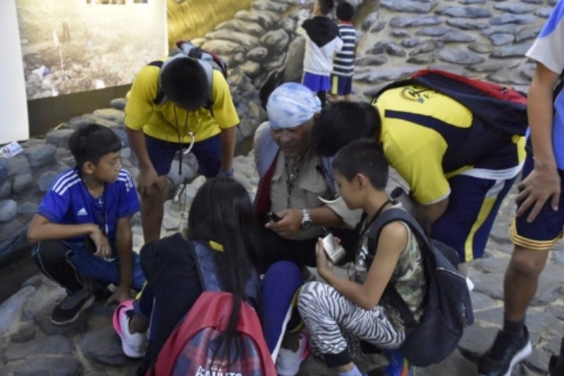 特展志工導覽解說照片