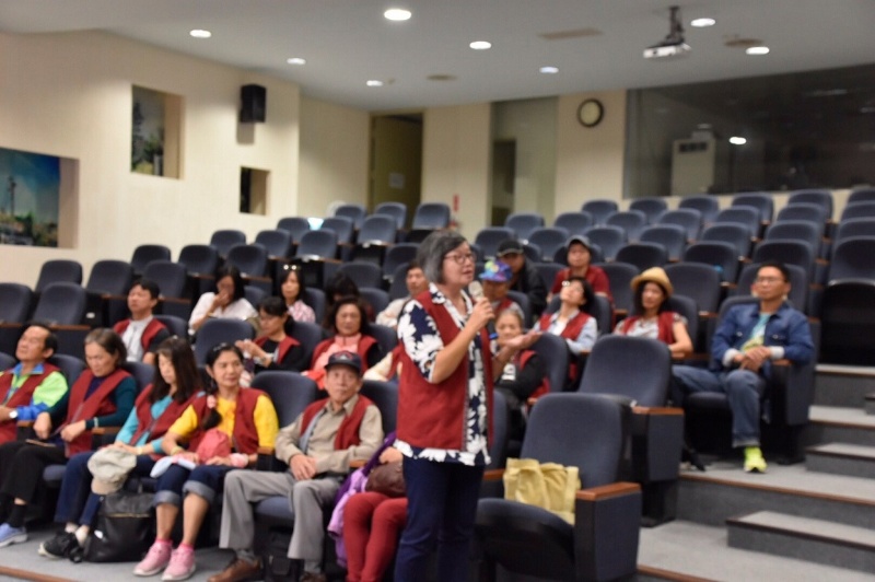 縣外參訪 - 澎湖生活博物館館際交流志工現場提問照片