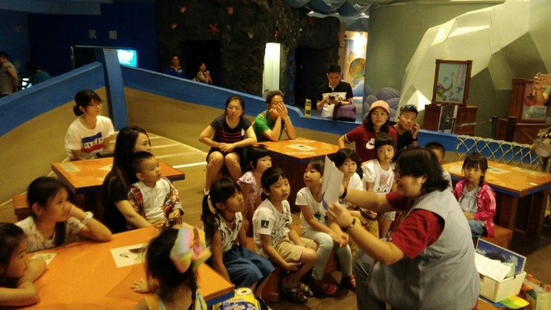 環教停看聽教育推廣活動志工鬼頭刀繪本說故事照片